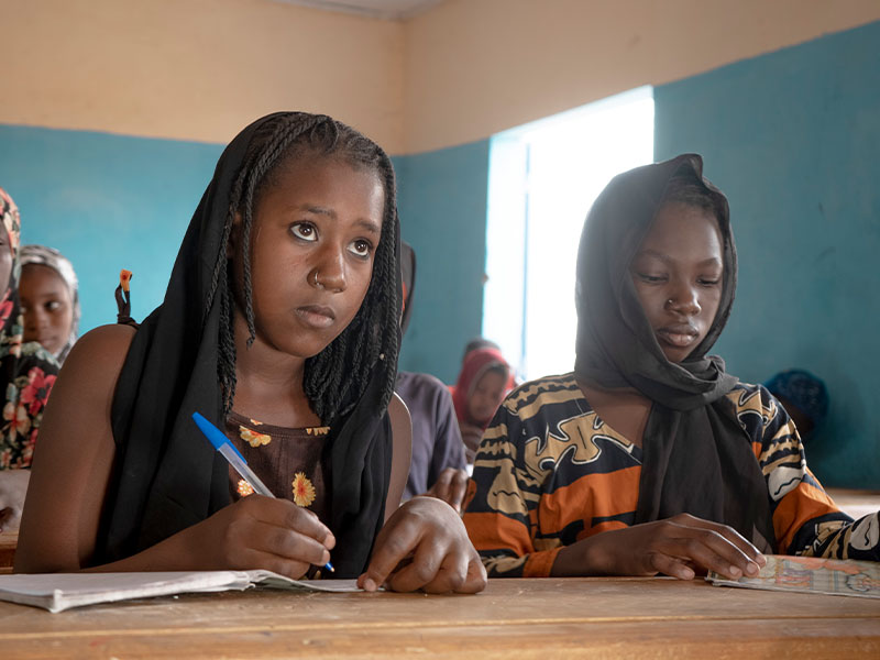 Girls learning in school on Gao region. 